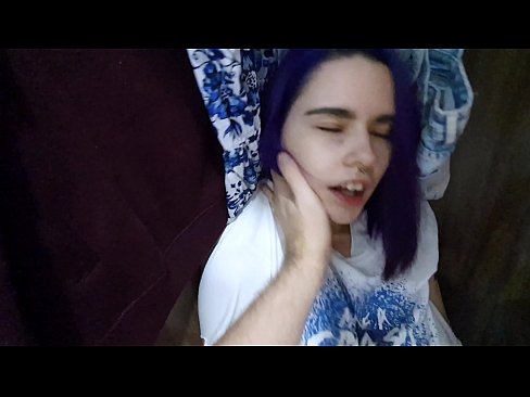 ❤️ माझ्या बहिणीला कोठडीत सापडले आणि तिला मदत केली ❤️  आमच्याकडे mr.naughtyhentai.ru ❌️❤